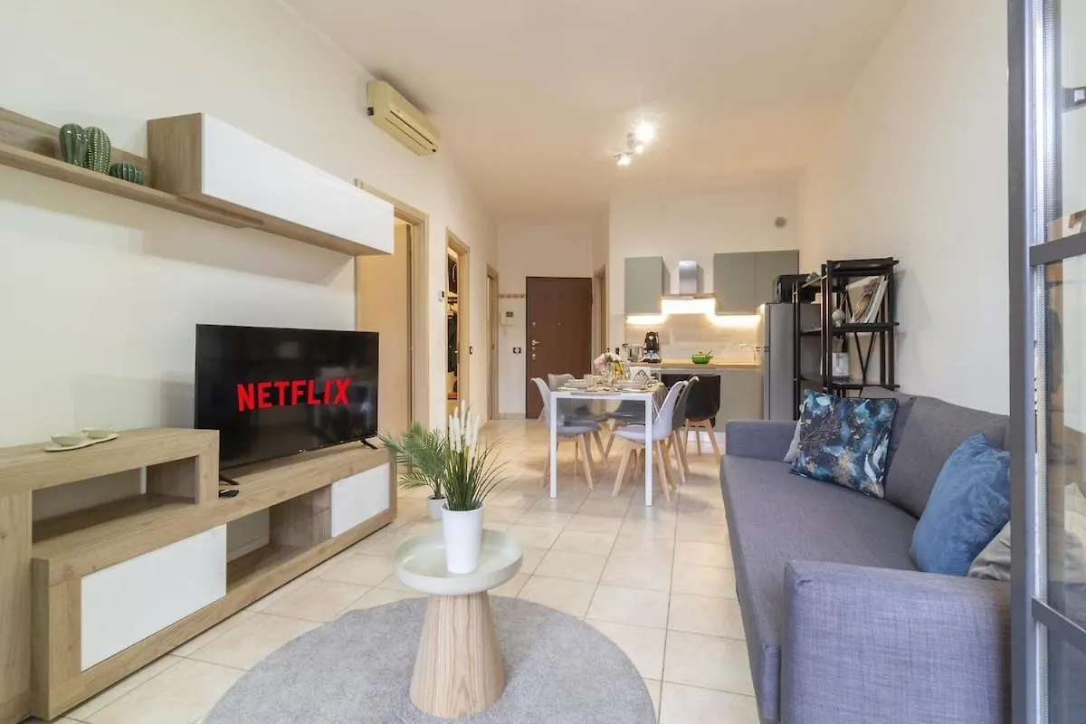 アパート Luxapartment - Park View - Patio - Parking ミラノ イタリア