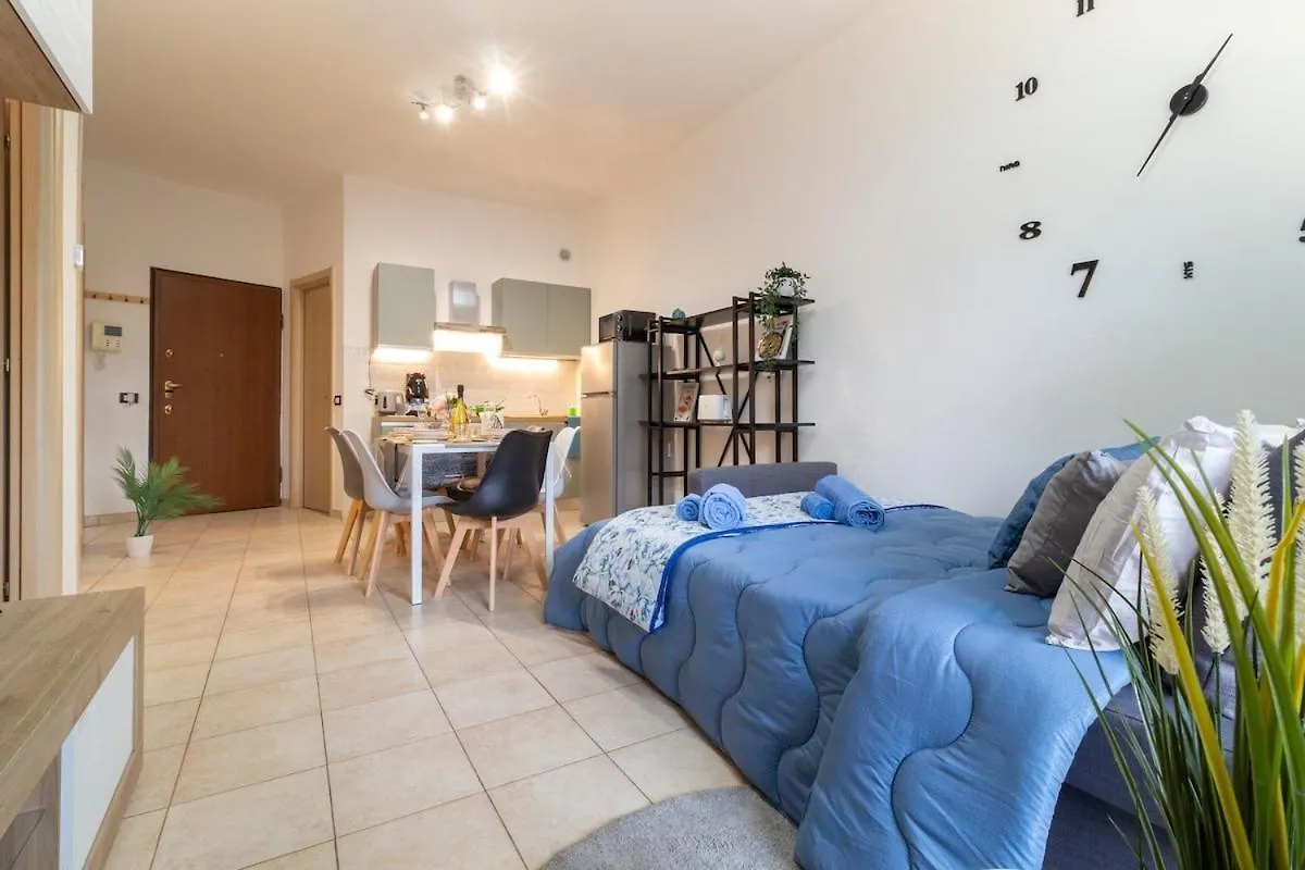 Luxapartment - Park View - Patio - Parking ミラノ 0*,  イタリア