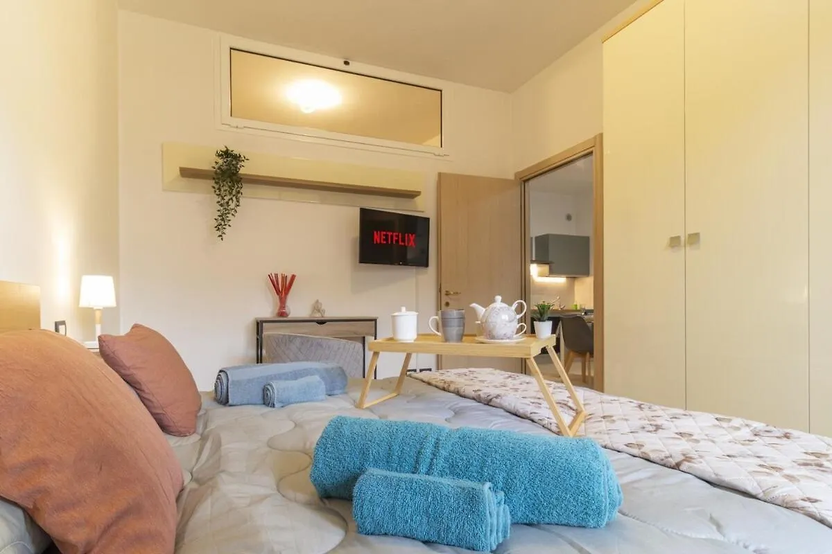 アパート Luxapartment - Park View - Patio - Parking ミラノ