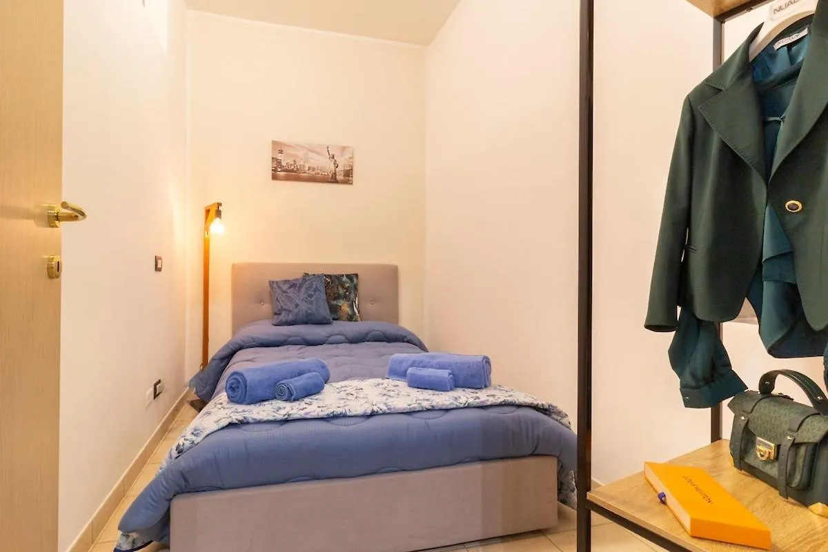 アパート Luxapartment - Park View - Patio - Parking ミラノ