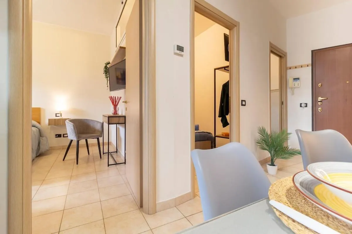 Luxapartment - Park View - Patio - Parking ミラノ アパート