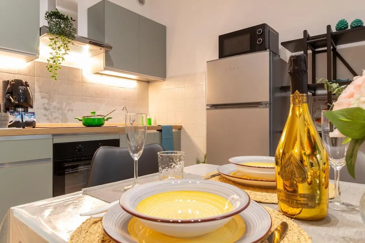 Luxapartment - Park View - Patio - Parking ミラノ 0*,  イタリア
